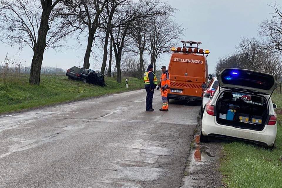 Tiszafürednél hárman sérültek meg a húsvétkor történt balesetben