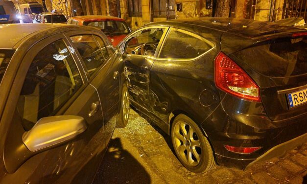 Öt autó tört össze vasárnap késő este a 8. kerületben