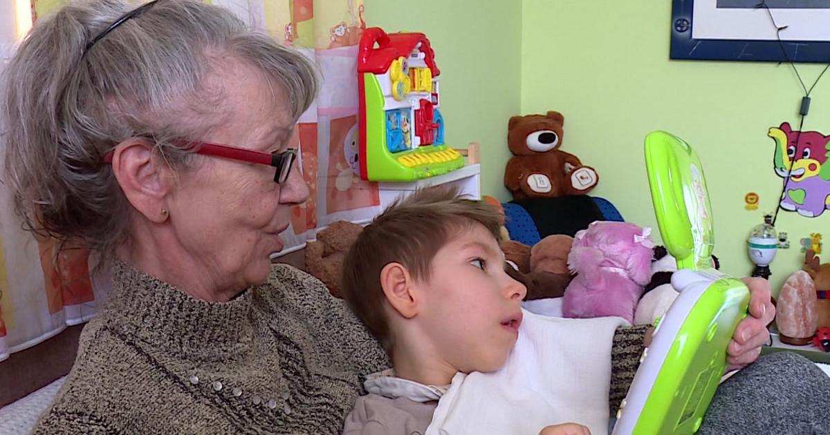 „Három száguldó rohamkocsi érkezett és tizenegy mentős szakember küzdött hosszasan Krisztiánka életéért” – a vírus után kis híján az epilepszia végzett a 7 éves fiúval