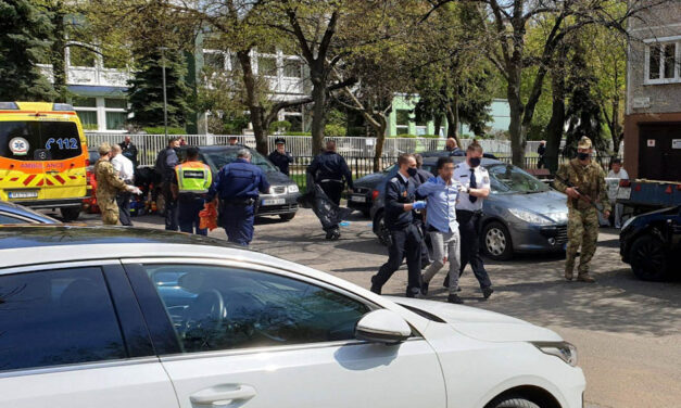 „Nem bűnös, áldozat vagyok” – ezt mondta a bíróságon az a marokkói férfi, aki a gyerekük szeme láttára oltotta ki a felesége életét Budapesten