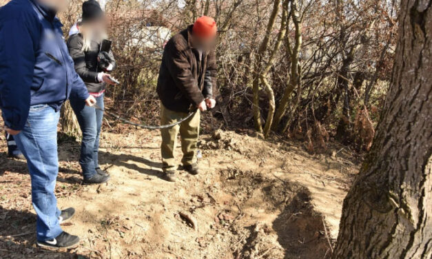 Horrorgyilkosság Zala vármegyében! Megrugdosta, éles eszközzel bántalmazta ismerősét, majd mint aki jól végezte dolgát, elment dolgozni