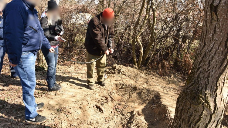 Horrorgyilkosság Zala vármegyében! Megrugdosta, éles eszközzel bántalmazta ismerősét, majd mint aki jól végezte dolgát, elment dolgozni
