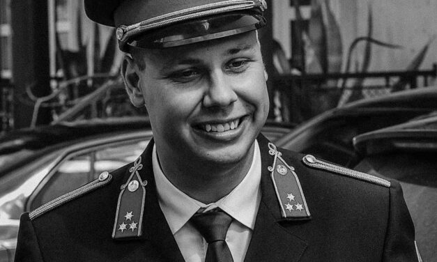 Kamionnal ütközött egy autó Kápolnánál, egy 27 éves tűzoltó halt meg a balesetben – hamarosan megszületik a kisfia