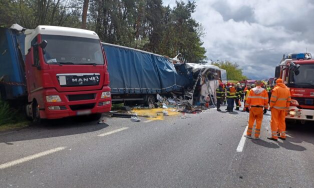 Budapesti és miskolci nyugdíjasokat szállító busz tragédiája Szlovákiában, halálos áldozat is van