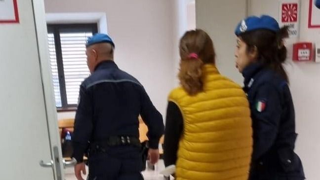 Az elmebeteg, a kisfiát halálra késelő magyar anya élete nagy részét a börtönben fogja töltenie