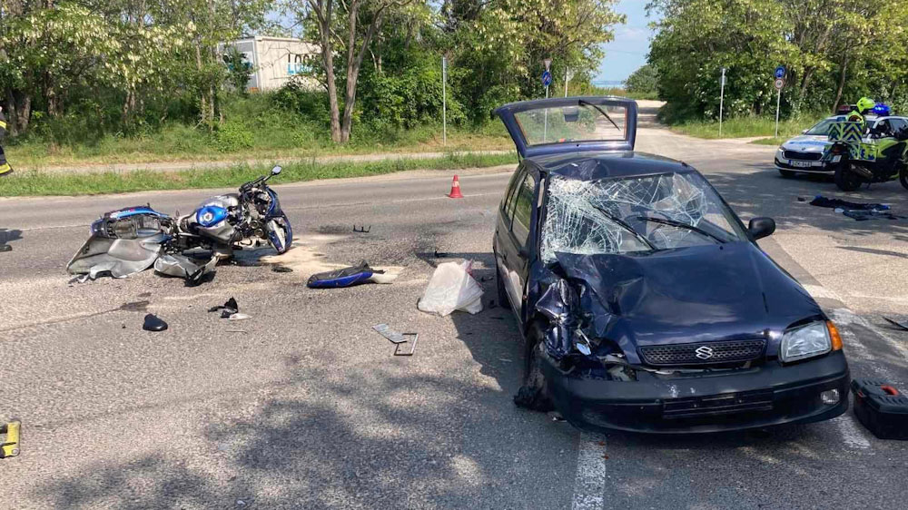 Durva baleset a Balatonnál: mentőhelikopterrel kellett kórházba szállítani a motorost