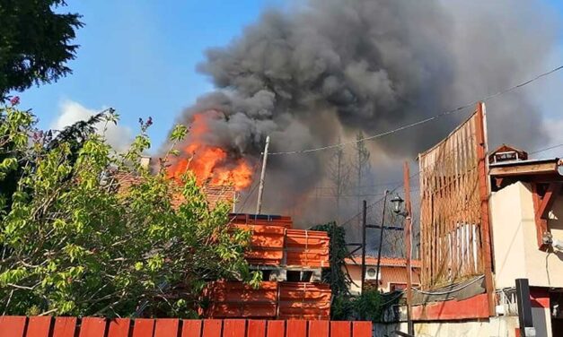 Hét év fegyházat kaphat az a férfi, aki bosszúból gyűjtotta fel a bérelt lakókocsiját Budakeszin – 220 milliós kárt okozott