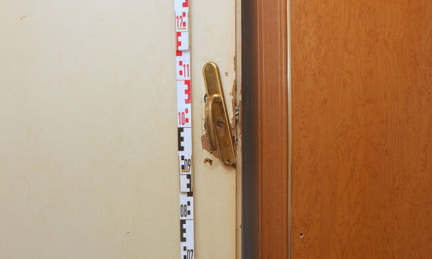 Veszélyes eszközzel támadtak egy nőre a fővárosi hotelben, vádat emeltek a drogos férfi ellen