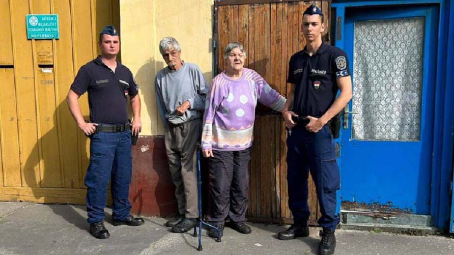 Idős férfi torkán ragadt a kolbász a majálison, két fiatal rendőr mentette meg az életét