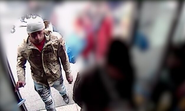 Videón a budapesti nyaklánckitépő: egy kereszteződésben szúrta ki az áldozatot