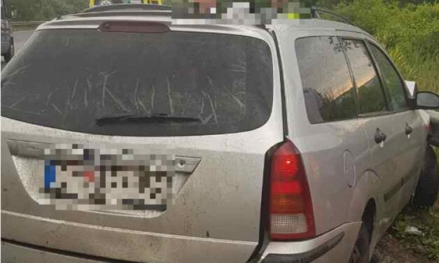 Embercsempész ütközött szalagkorlátnak Budaörsön, tíz embert vittek kórházba