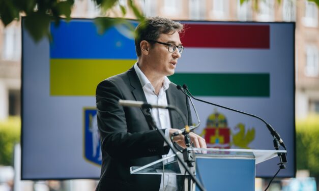 Karácsony Gergely hivatali visszaélés miatt feljelentést tesz, hamis tanúzással akarták lecsukatni