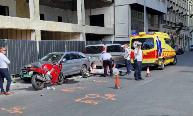 Ez már hihetetlen, megint egy súlyos motoros baleset, ezúttal Budapest belvárosában