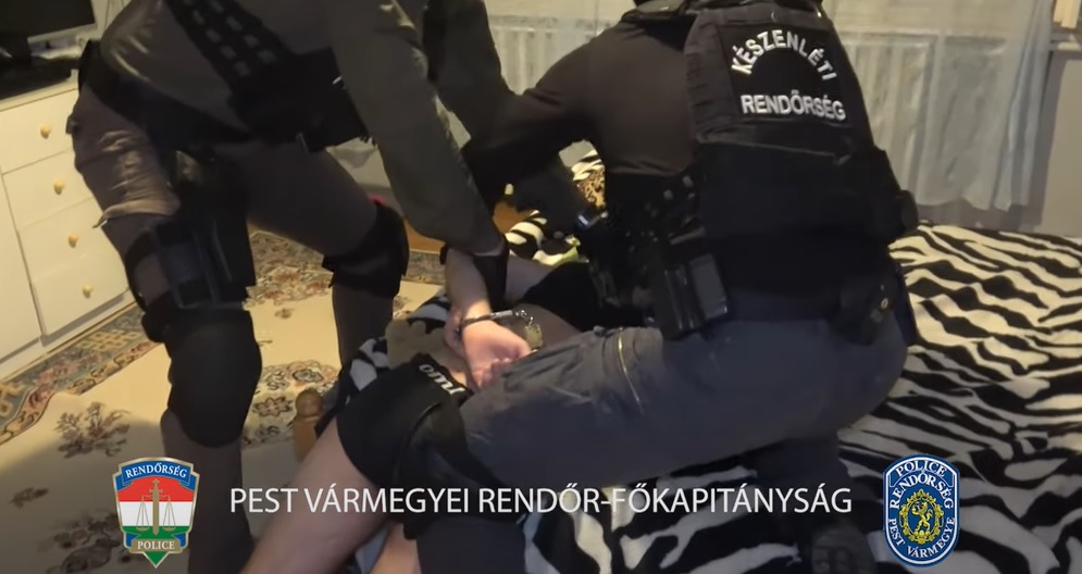 Egyszerre 7 helyszínen csaptak le a drogkereskedőkre a ceglédi nyomozók – videón az elképesztő akció