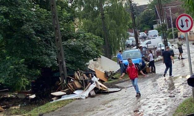 „Fogtuk, amink volt, és mentünk segíteni” – köszönetet mondanak a villámárvízzel sújtott gyöngyöstarjániak az óriási segítségért