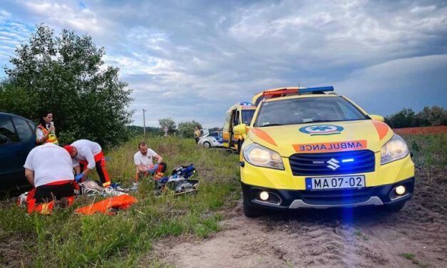 Kérték a mentők, hogy forduljon vissza segíteni, de nem tette, aztán jelentkezett