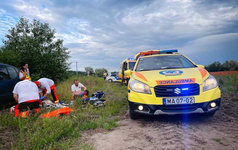 Kérték a mentők, hogy forduljon vissza segíteni, de nem tette, aztán jelentkezett