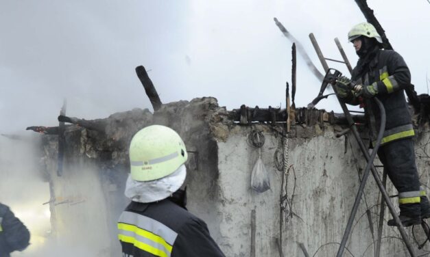 Váratlan fordulat: kistestvért szerettek volna a fiuk mellé, hármas ikreik születtek