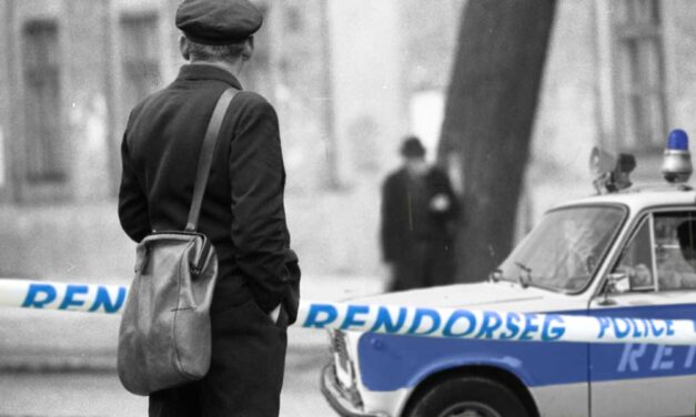 A rablógyilkos László éppen az áldozatát ütötte, amikor nyugdíjjal a kezében kopogtatott a postás