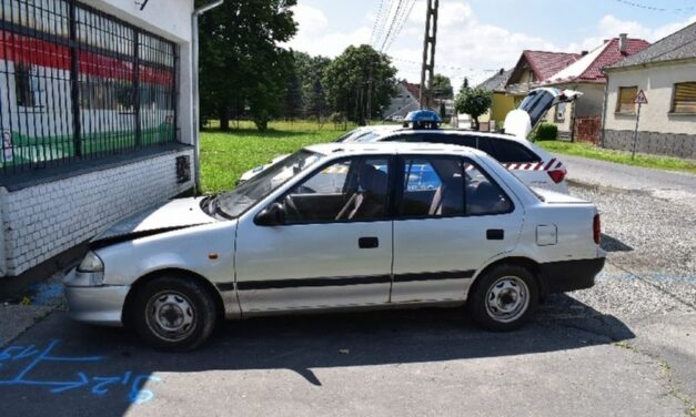 Elment bevásárolni az ittas nagykanizsai nő, de nem sikerült időben leparkolnia: egyenesen a bolt falának hajtott – HELYSZÍNI FOTÓK