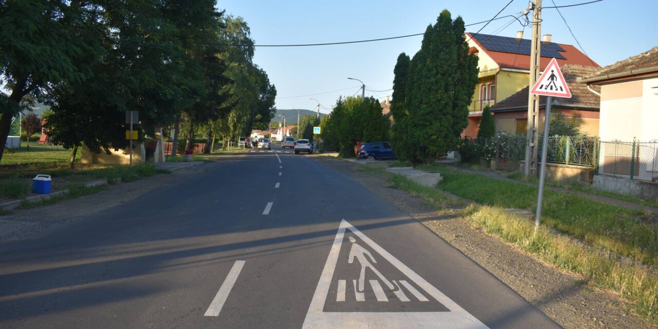 Nagy a felháborodás Budakalászon! A zebrán gázoltak el egy fiatal férfit – az elkövető megkérdezte, segíthet-e, majd elhajtott