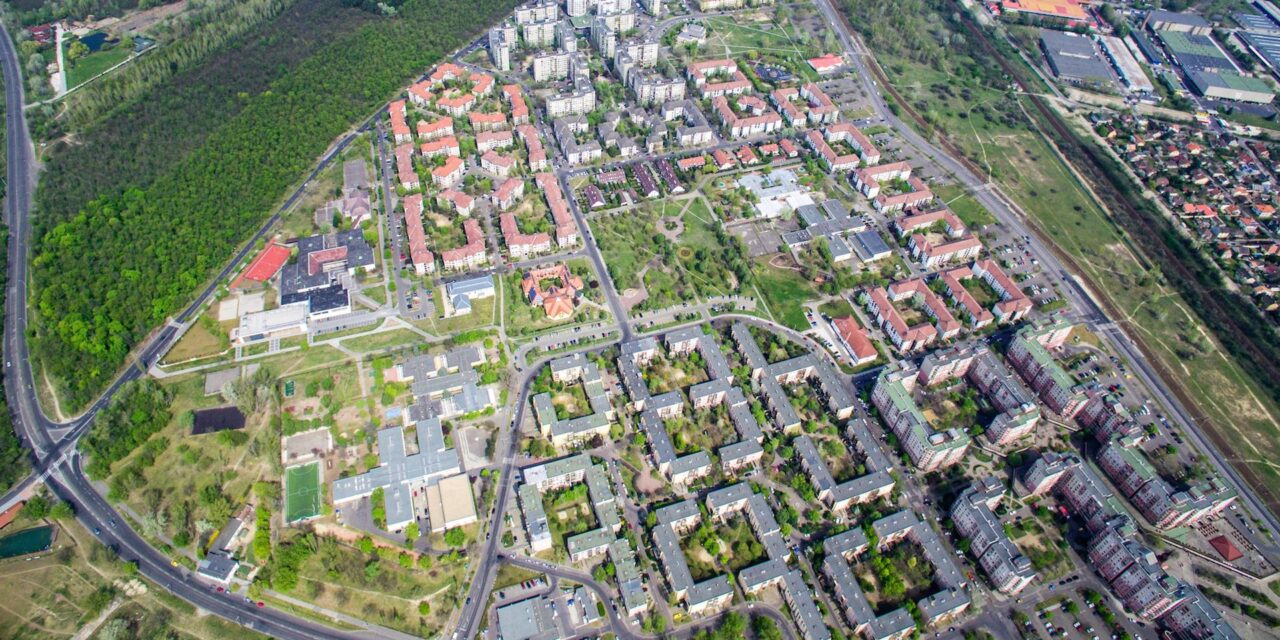 Döbbenet! Kiugrott egy harmincas éveiben járó édesanya a hetedik emeletről Budapest 4. kerületében
