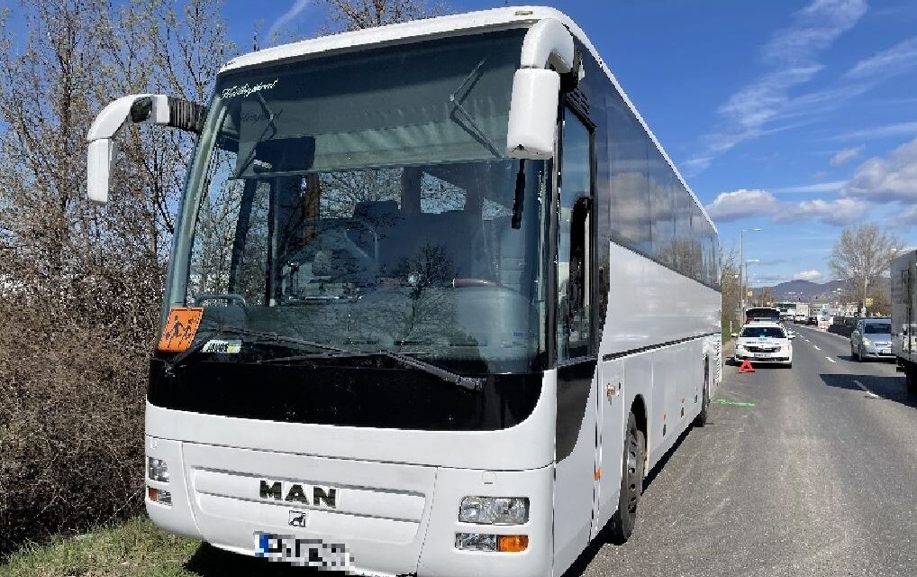 Pánikrohamot kapott az autista kisfiú a Volánbuszon, miután a sofőr ordítozni kezdett vele