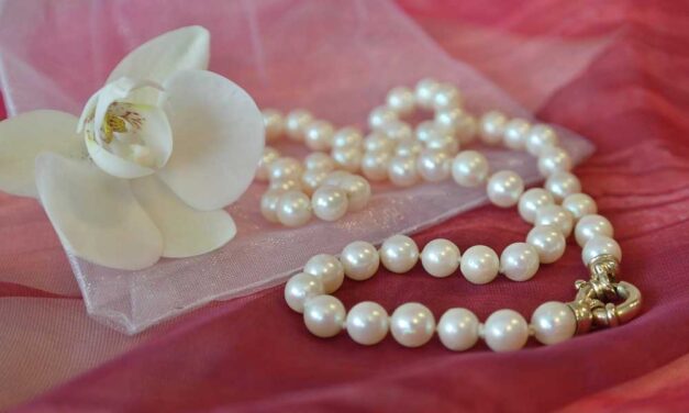 Alkalmi anyagok a különleges ruhadarabokhoz