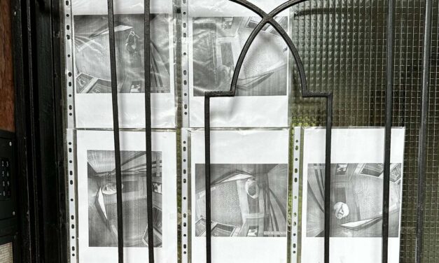 Megálljt parancsolnának a köztéri vizelésnek egy budapesti társasház lakói – szégyenfalra teszik a magukon könnyítők fényképét