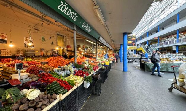 Tragédia a budapesti Mammut közelében: ezúttal egy 76 éves férfi vetette magát a mélybe