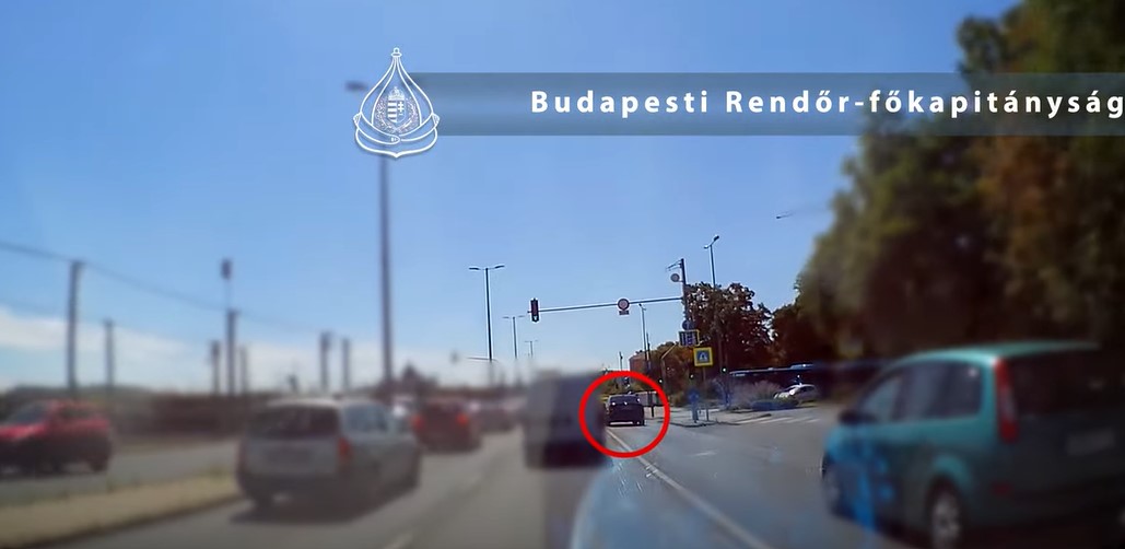 Nem csak a gyorshajtás meg az ittas vezetés a gond: civil kocsis rendőrök csaptak le a szabálytalankodó sofőrökre Budapesten – videó