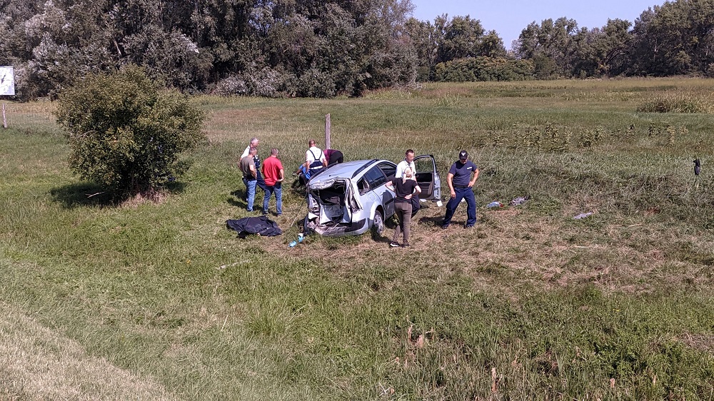Rejtélyes haláleset az autópályán: férfiholttestet találtak egy darabokra szakadt autóban – helyszíni fotókkal!