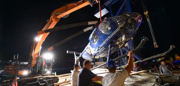 Továbbra is rejtély, miért zuhant a Balatonba a rendőrség helikoptere FRISS VIDEÓK A MENTÉSRŐL