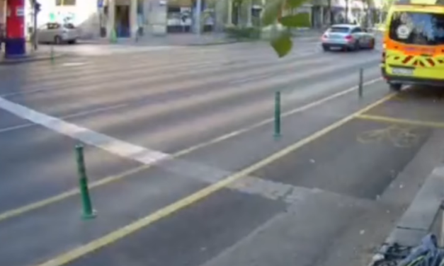 Karácsony Gergely videón mutatta meg, hogyan használja egy mentőautó a biciklisávot