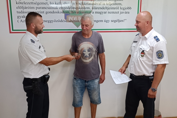Lába kelt a megtakarításnak, összecsavart zacskóban vitte magával a pénzét a törteli férfi a mulatságba