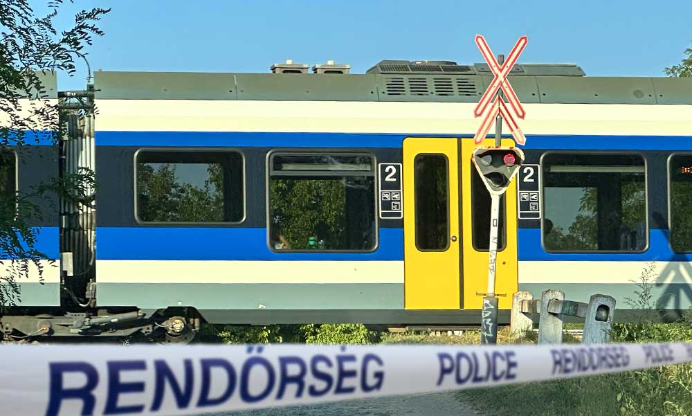 Halálra gázolt a vonat egy 14 éves lányt Székesfehérváron, Viktória a sínekre futott a vasúti átjáróba, amikor érkezett a szerelvény