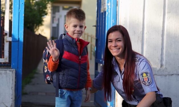 Mi történt? Rendőrautó vitte óvodába a 4 éves csepeli kisfiút