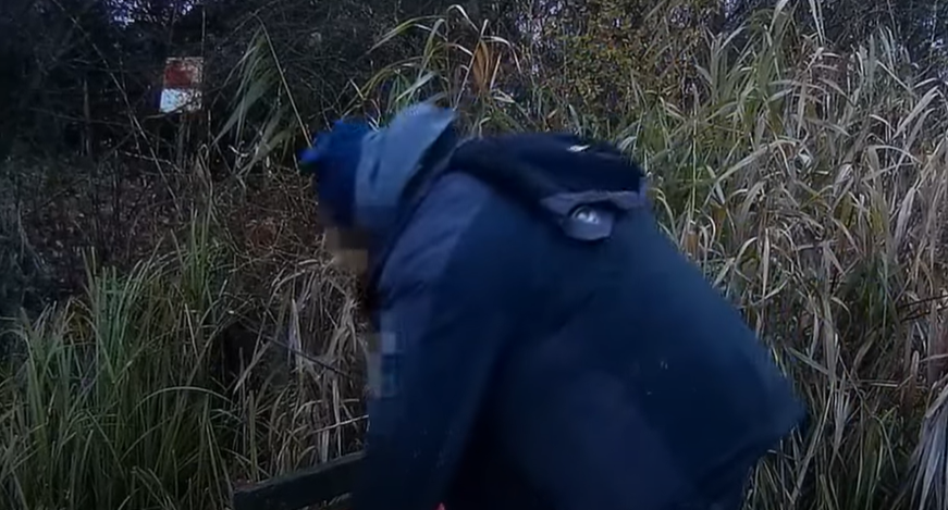 Mobiljával vette videóra a halőr, ahogy egy orvhalász autóval akarja őket elsodorni