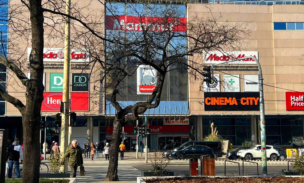 Segítőpontot nyitottak a Mammutban, ahol az utóbbi időben többen is véget vetettek az életüknek