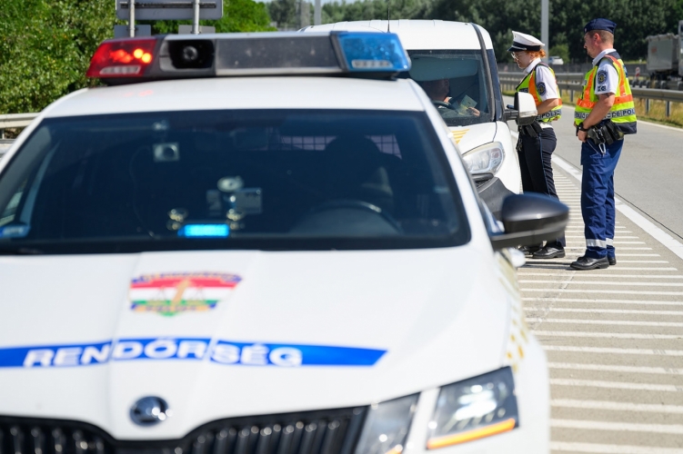 Rabszolgaként dolgoztatott hajláktalanokat egy férfi, aki meg akart szökni tőle, azt bántalmazta