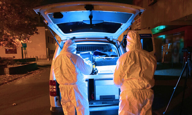  „A fiam szeretett élni, soha nem hajította volna el magától az életét” – édesanyja szerint ledobták gyerekét a tízemeletes ház tetejéről