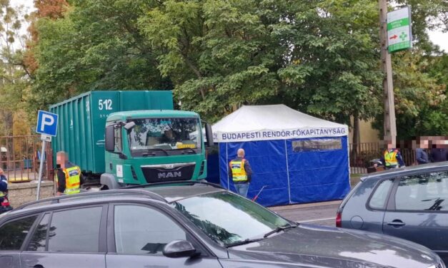 „Hiányzol” – Megemlékezést tartottak a pesterzsébeti tragédia helyszínén, pajtásai könnyek között búcsúztak a 9 éves Ricsitől