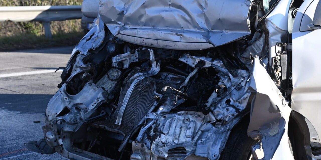Tragédia az M0-s autóúton! Nem élte túl a brutális ütközést a Toyota sofőrje
