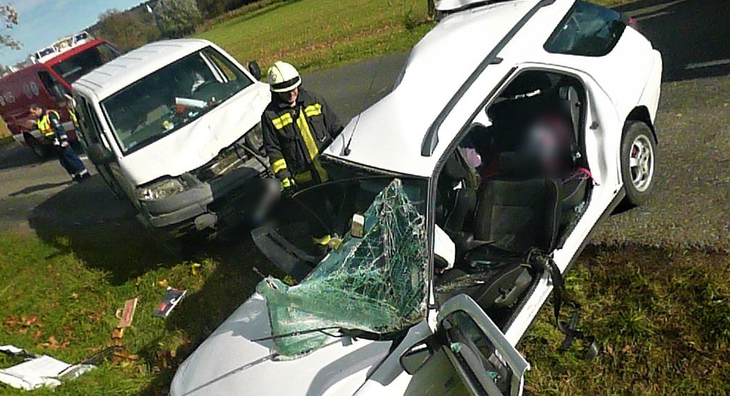 Szívszorító tragédia! Egy 10 éves kislány halt meg a tragikus karambolban, édesanyja vezette az autót