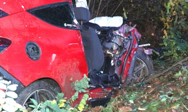 Meghalt a 4-es főúton történt baleset 27 éves sérültje: a fiatalok egy sörözőből indultak bulizni péntek éjszaka