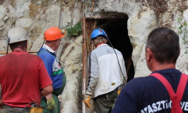 Három munkás halt meg, miután beomlott a pince: 6 gyermek maradt félárván