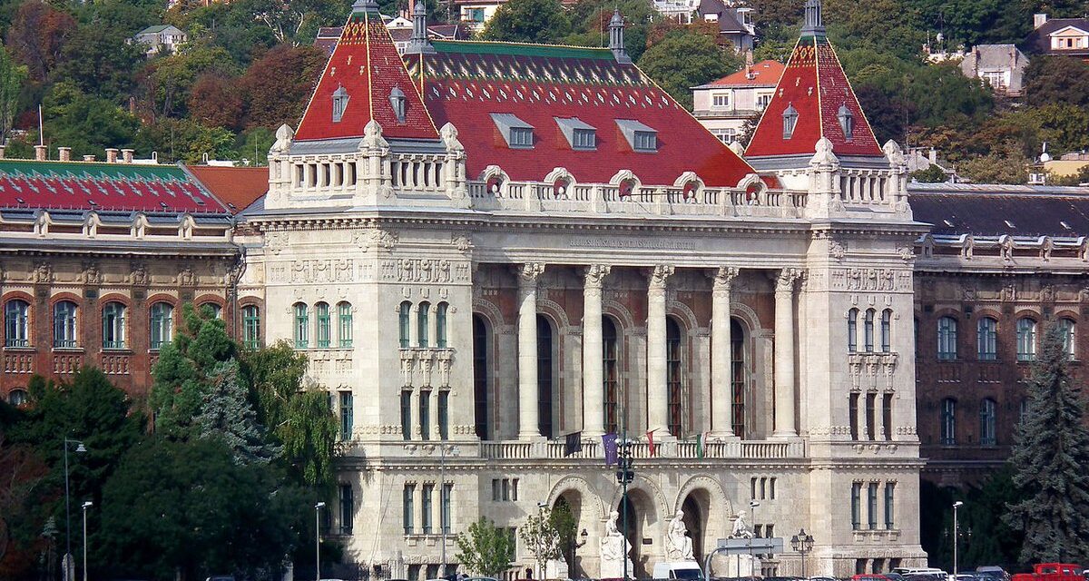 Tűz ütött ki a Budapesti Műszaki Egyetem laboratóriumában, egy ember súlyosan megsérült