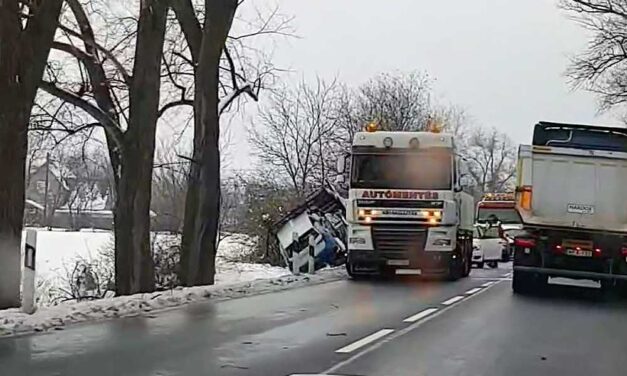 „Üresség? Fájdalom? Nem kapok levegőt, nem bírom felfogni…” – egy egész család vesztette életét Bakonysárkánynál, fájdalmas üzenetet küldött szenteste az egyik áldozat testvére