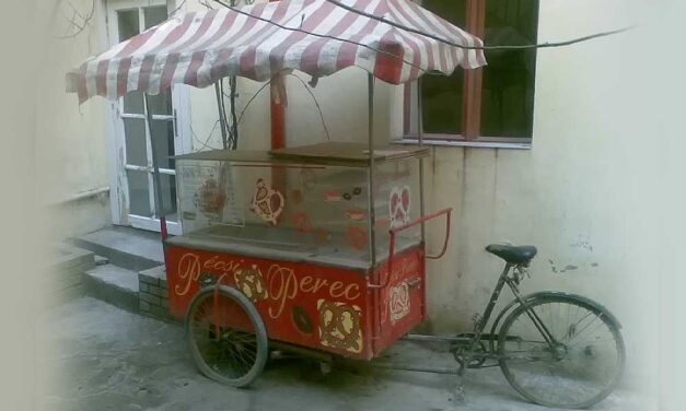 Gyilkosság Pécsen: agyonütötték a város ikonikus alakját, a Széchenyi téri perecest