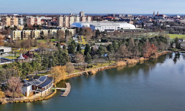 „Egyből beleugrottam kabátostul, úgy, ahogy voltam, de már késő volt” – fia próbálta megmenteni az idős férfit, aki beesett és elmerült a szombathelyi tóba